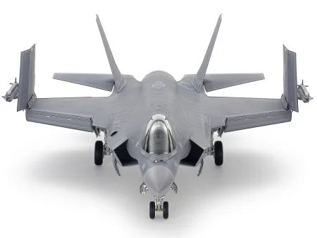 Tamiya-61127-F-35-Lightning-II (6).jpg