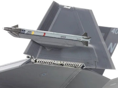 Tamiya-61127-F-35-Lightning-II (13).jpg
