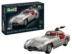 Revell 05633 - 1:24 Mercedes-Benz 300 SLR Uhlenhaut Coupe model with paints