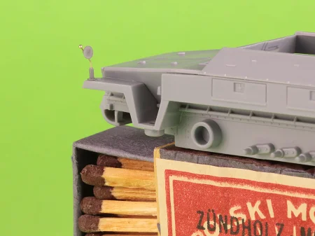 GM-72-043_05.jpg
