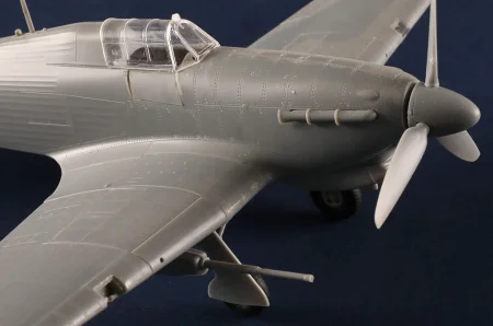 Hobby-Boss-81780-Hawker-Hurricane (4).jpg