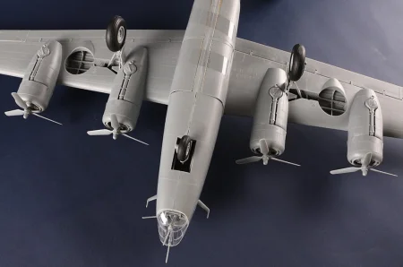 Hobby-Boss-81775-B-24D-Liberator (3).jpg