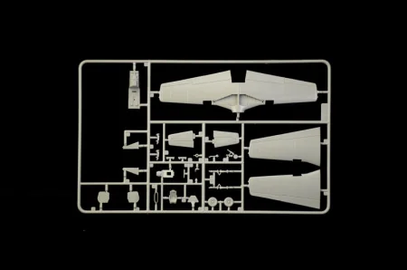 Italeri-1484-P-51D-Mustang (5).jpg