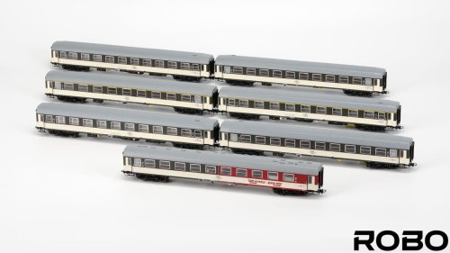 Go to product Robo 200900 H0 - Warta express passenger car set, PKP, ep.IV