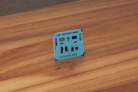 3dl72067_00.jpg