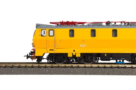 piko-97526-lokomotywa-104E-ep09-001-pkp-2.jpg
