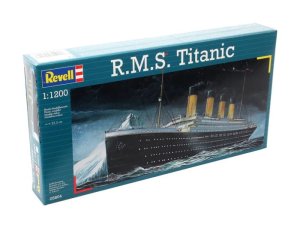 Revell 75804 - 1:1200 R.M.S. Titanic model z farbami