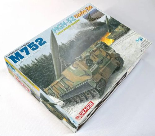 Go to product Dragon 3592 - 1:35 M752 Tactical Ballistic Missile Launcher + MGM-52 Lance Missile Launcher