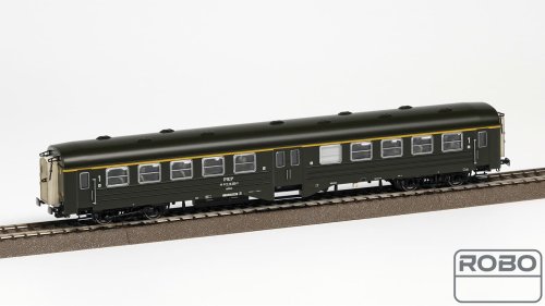 Go to product Robo 351031 H0 - Type 101Aa passenger car, 1 kl, PKP, Warszawa Szczęśliwice, ep.IV with lighting