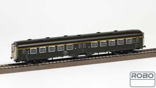 Go to product Robo 351030 H0 - Type 102Aa passenger car, 1 kl, PKP, Warszawa Szczęśliwice, ep.IV