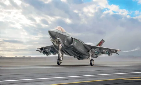 Italeri-2836-F-35A (4).jpg