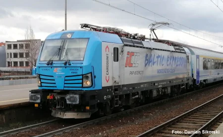 piko-21803-H0-lokomotywa-elektryczna-BR-193-Bałtyk-PKP-IC-VI.jpg