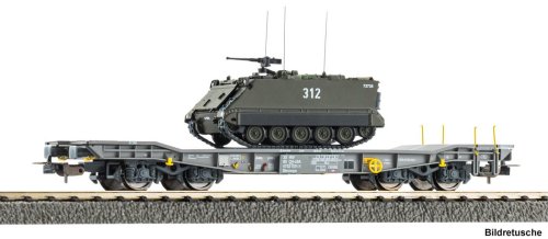 Go to product Piko 96280 H0 - Slmmnps Heavy-Duty Flat Wagon with M113, SBB-CFF, era V