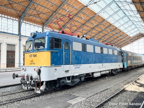 Go to product Piko 51449 H0 - 431.194 Electric Locomotive, MAV, Era VI