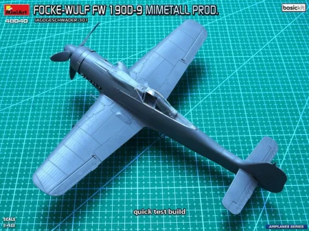 Miniart-48040-Focke-Wulf-Fw-190D-9 (15).jpg