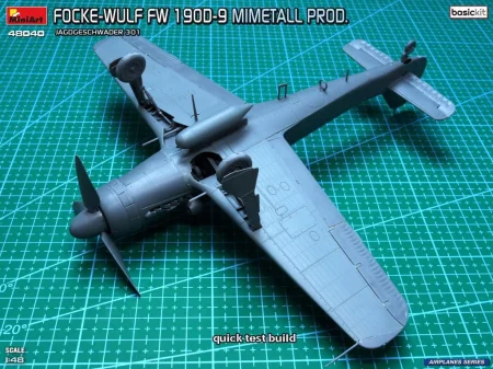 Miniart-48040-Focke-Wulf-Fw-190D-9 (19).jpg