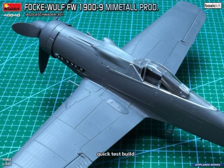 Miniart-48040-Focke-Wulf-Fw-190D-9 (21).jpg