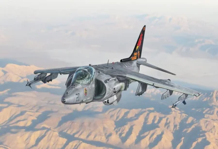 Italeri-90193-AV-8B-Harrier-II (2).jpg