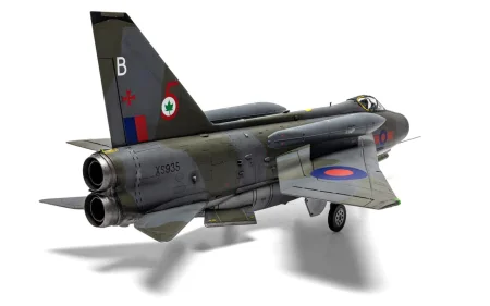 Airfix-09178A-English-Electric-Lightning-F6 (7).jpg