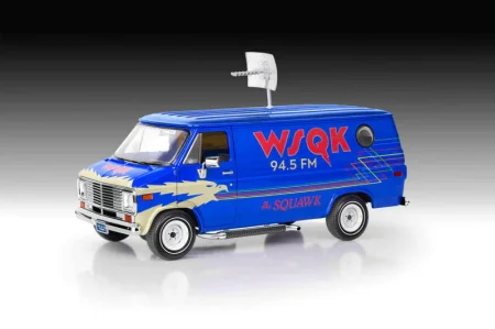 Revell-67732-Stranger-Things-GMC-WSQK-Squawk-Van (3).jpg