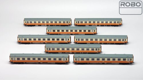 Go to product Robo 200111 H0 - Set of 8 passenger cars type Y/B-70 Bautzen, Städteexpress, DR, ep.IV with lighting