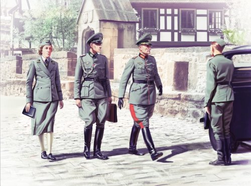 Go to product ICM 35611 - 1:35 WWII German Staff Personnel