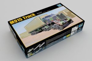 TRUMPETER 01015 - 1:35 M915 Truck