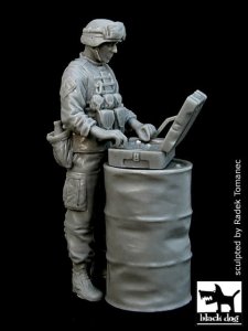 BLACK DOG F35011 - 1:35 EOD Operation in Iraq (for EOD robot)