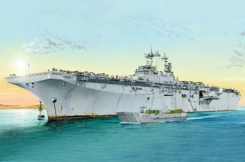 Go to product HOBBY BOSS 83404 - 1:700 USS Kearsarge LHD-3