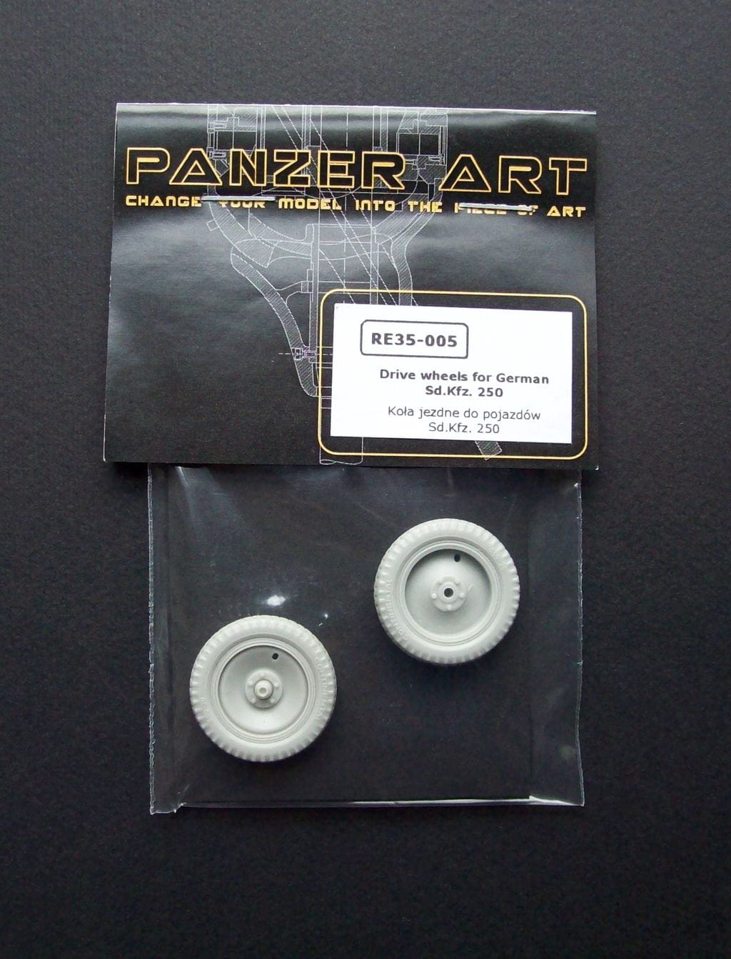 Go to product PANZERART 35005 - 1:35 Drive Wheels for Sd.Kfz 250