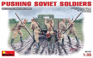 MINIART 35137 - 1:35 Pushing Soviet Soldiers