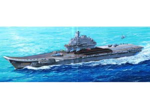 TRUMPETER 05606 - 1:350 USSR Admiral Kusnetsov