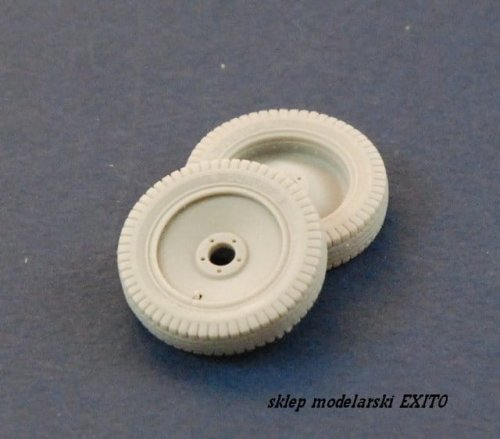 Go to product PANZERART 35237 - 1:35 Spare Wheels for Sd.Kfz.10 & 250 (Commercial Pattern )