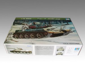 TRUMPETER 00905 - 1:16 T-34/76 mod. 1942