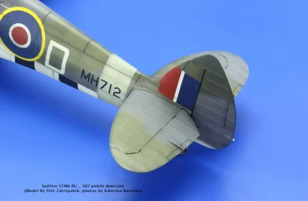 8281-eduard-spitfire-mkixc-late-version-zatrepalek_04.jpg