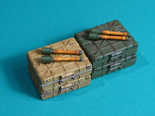 Go to product EUREKA XXL E-046 - 1:35 German Stielhandgranate 24 hand grenade