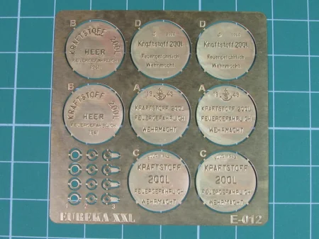 e012-02.jpg