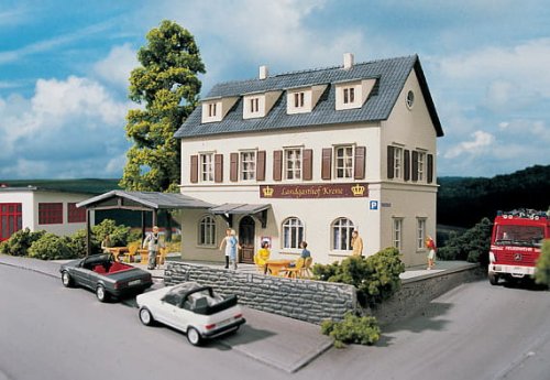 Go to product PIKO 61830 H0 - Hotel