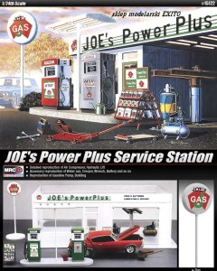 Academy 15122 - 1:24 Joe's Power Plus Service Station w/Accessories