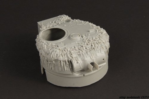 Go to product PANZERART 35311 - 1:35 British Sherman 75mm turret with Hessian net