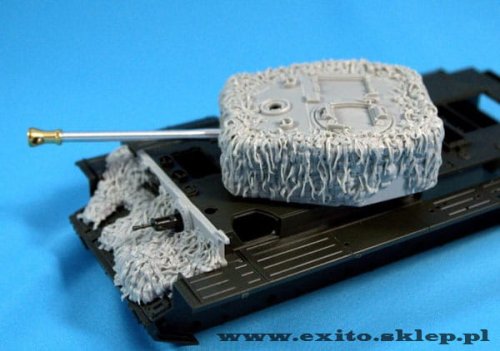 Go to product PANZERART 35200 - 1:35 A27 Cromwell Turret & hull with Hessian net