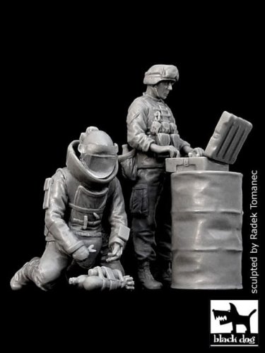 Go to product BLACK DOG F35012 - 1:35 EOD Team in Iraq Nr.2