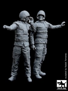 BLACK DOG F35015 - 1:35 Canadian Army tank crew in Afganistan