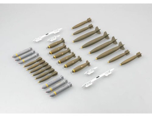 Go to product TRUMPETER 03307 - 1:32 Smart Missiles