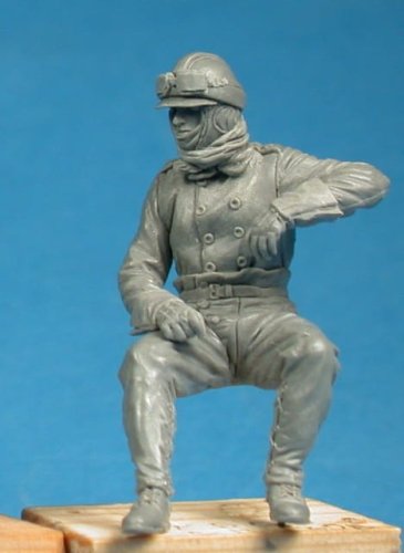 Go to product COPPER STATE MODELS CSM F32009 - 1:32 Gotha Bomber German Crew Member N.1