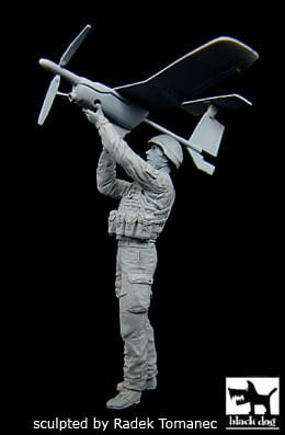 Go to product BLACK DOG F35045 - 1:35 German soldier (EMT Aladin) in Afghanistan