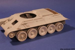 PANZERART 35169 - 1:35 T-34 with captured Panther Road Wheels (183 and 174 Zavod)