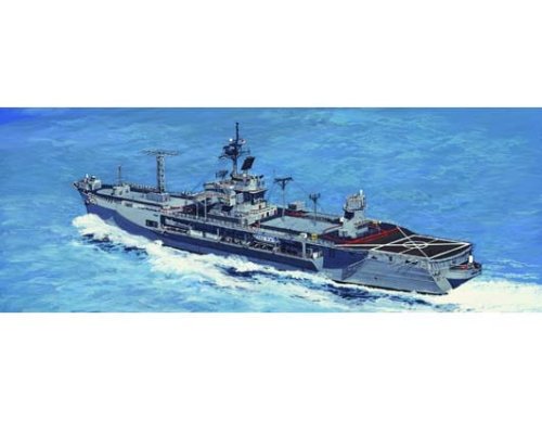 Go to product TRUMPETER 05719 - 1:700 USS Mount Whitney LCC 20 Version 1997