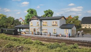 AUHAGEN 11329 H0 - Dworzec Radeburg