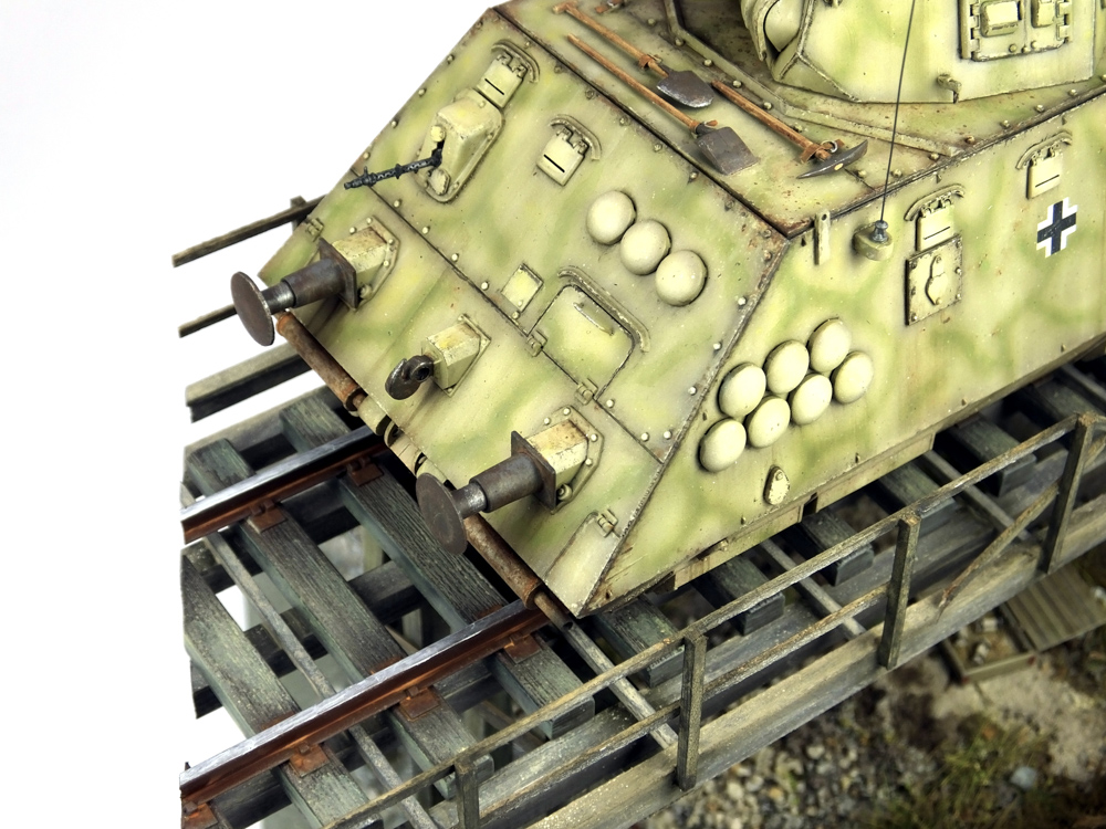 witek-socha-galler-diorama-traincar-3